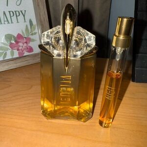 Alien Goddess Perfume